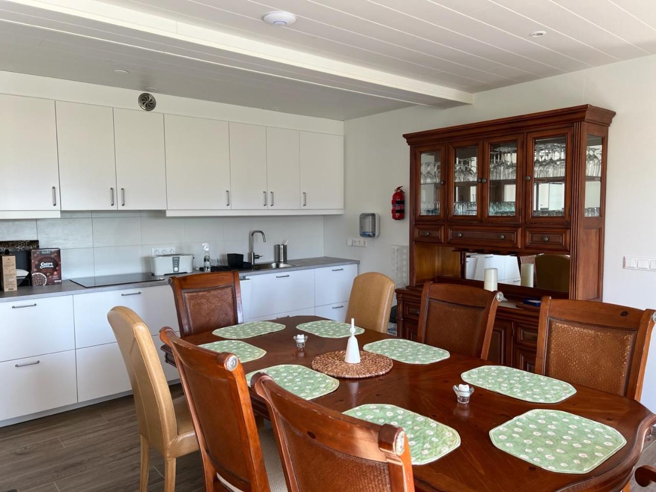 בורגרנס Laekjarkot Rooms And Cottages With Kitchen מראה חיצוני תמונה